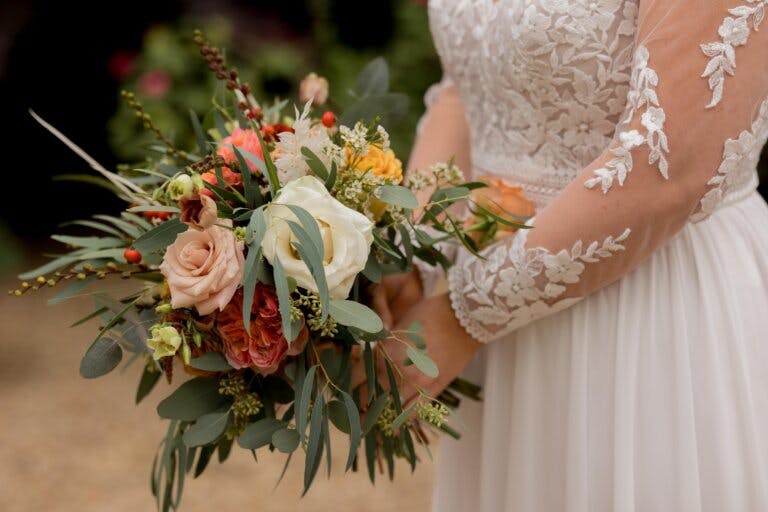 Close up of the brides bouquet