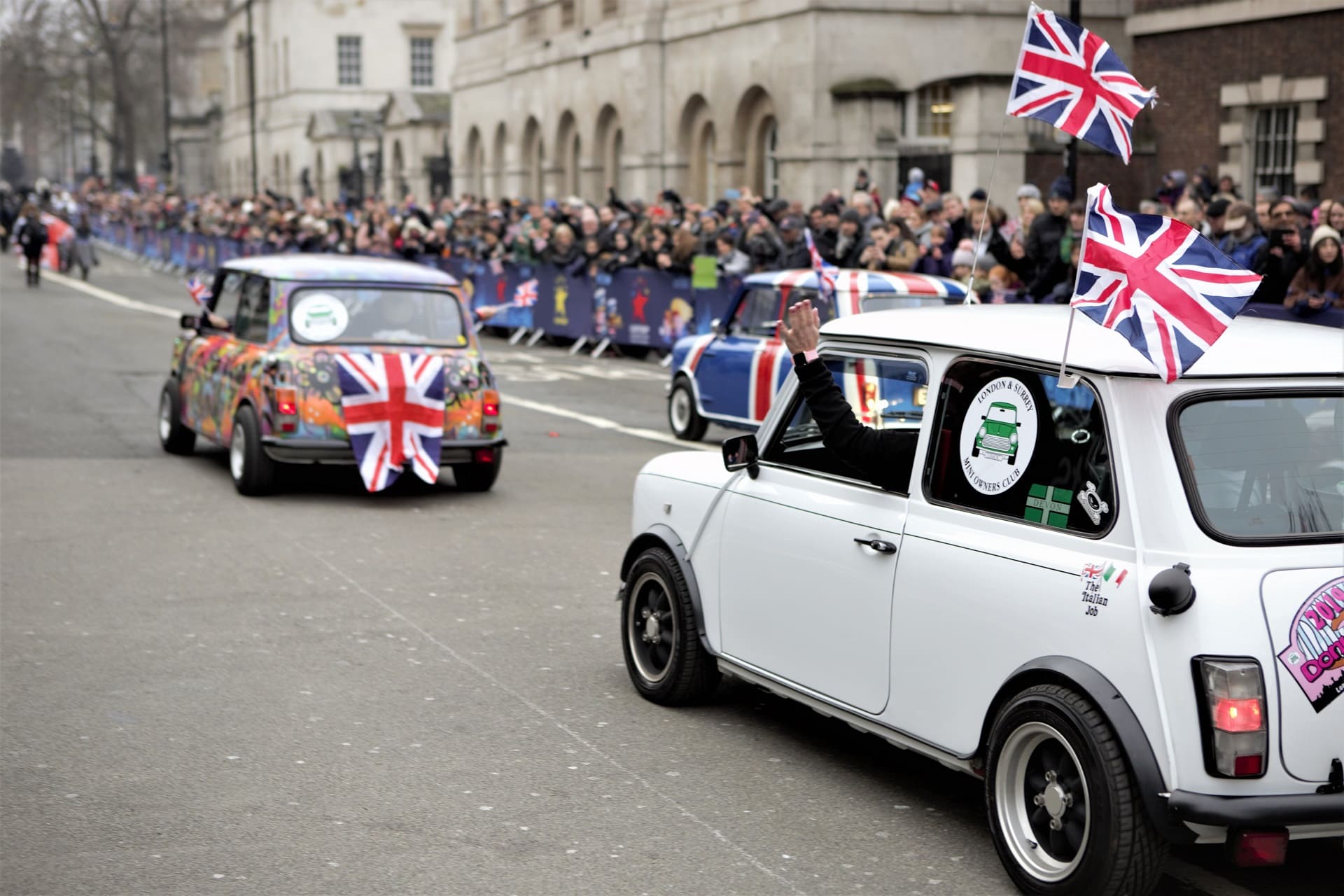 mini cooper cars at london new year s parade jan 2021 09 14 18 49 04 utc