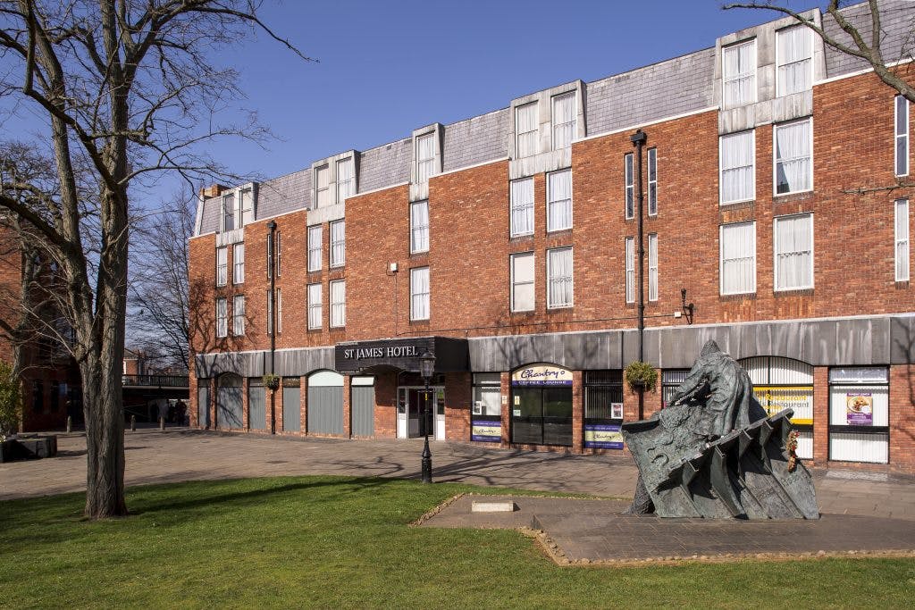 © Giles Christopher – Media Wisdom Photography Ltd