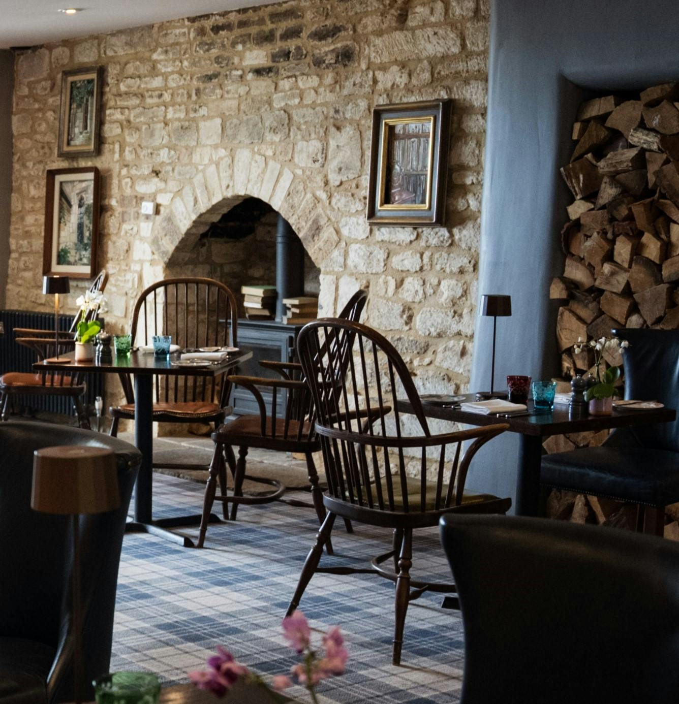 Classic Cotswolds thatched honey-stone village on a guided tour with Cotswold Tours and Travel