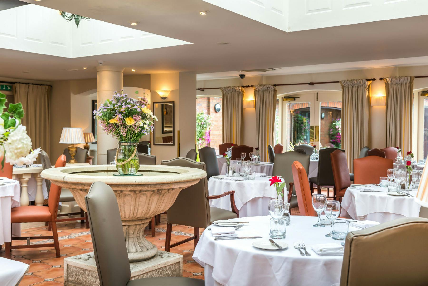 parkway hotel newport wales ravellos restaurant