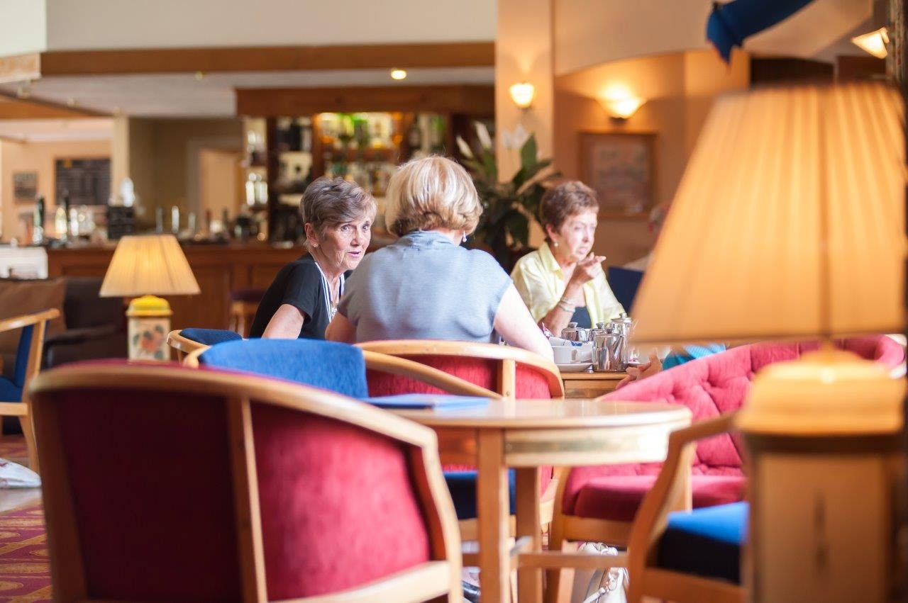 parkway hotel and spa cafe ash and bar lounge