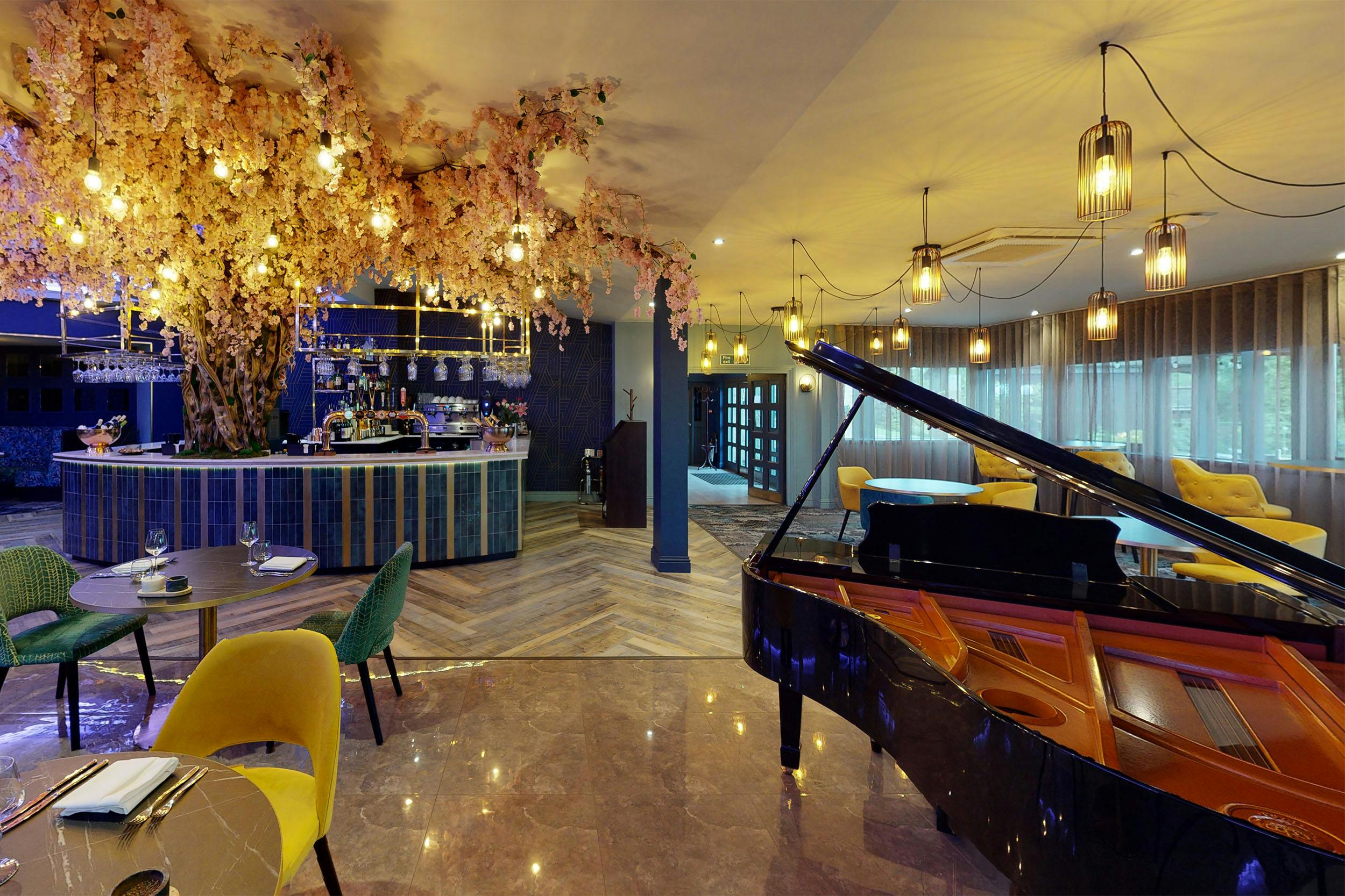 Blossoms Restaurant & Bar