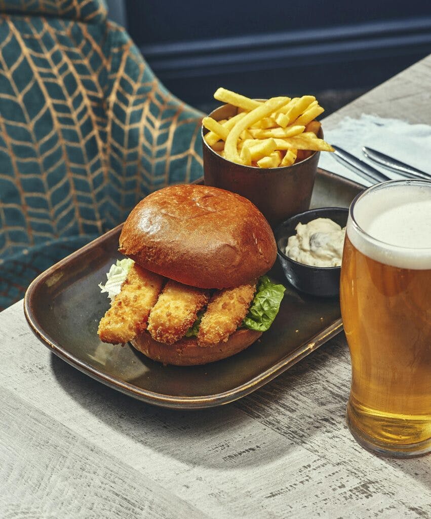Macleod's Bar & Lounge