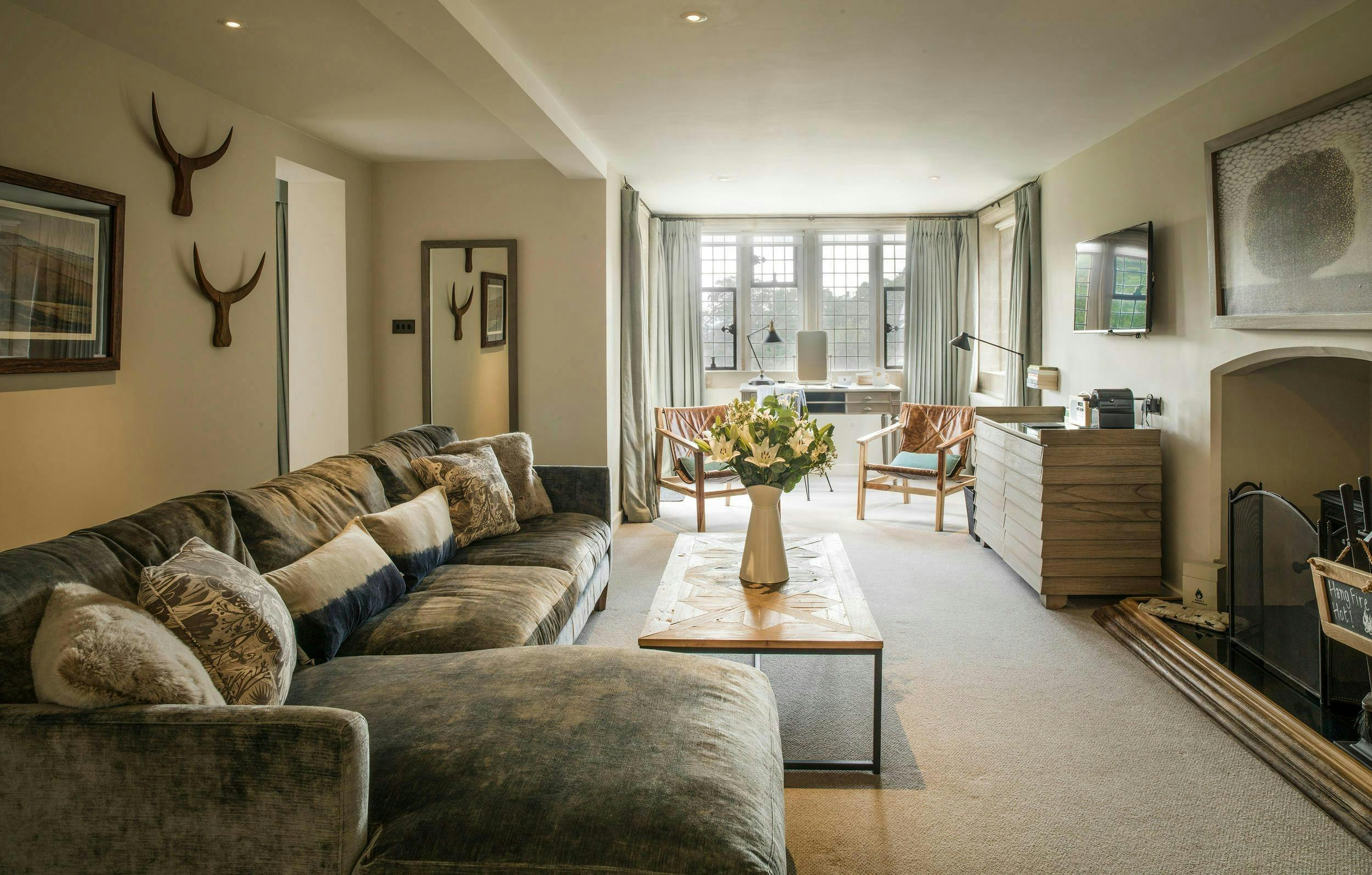 George’s Suite flagship penthouse suite with handcrafted four-poster king bed and rooftop balcony